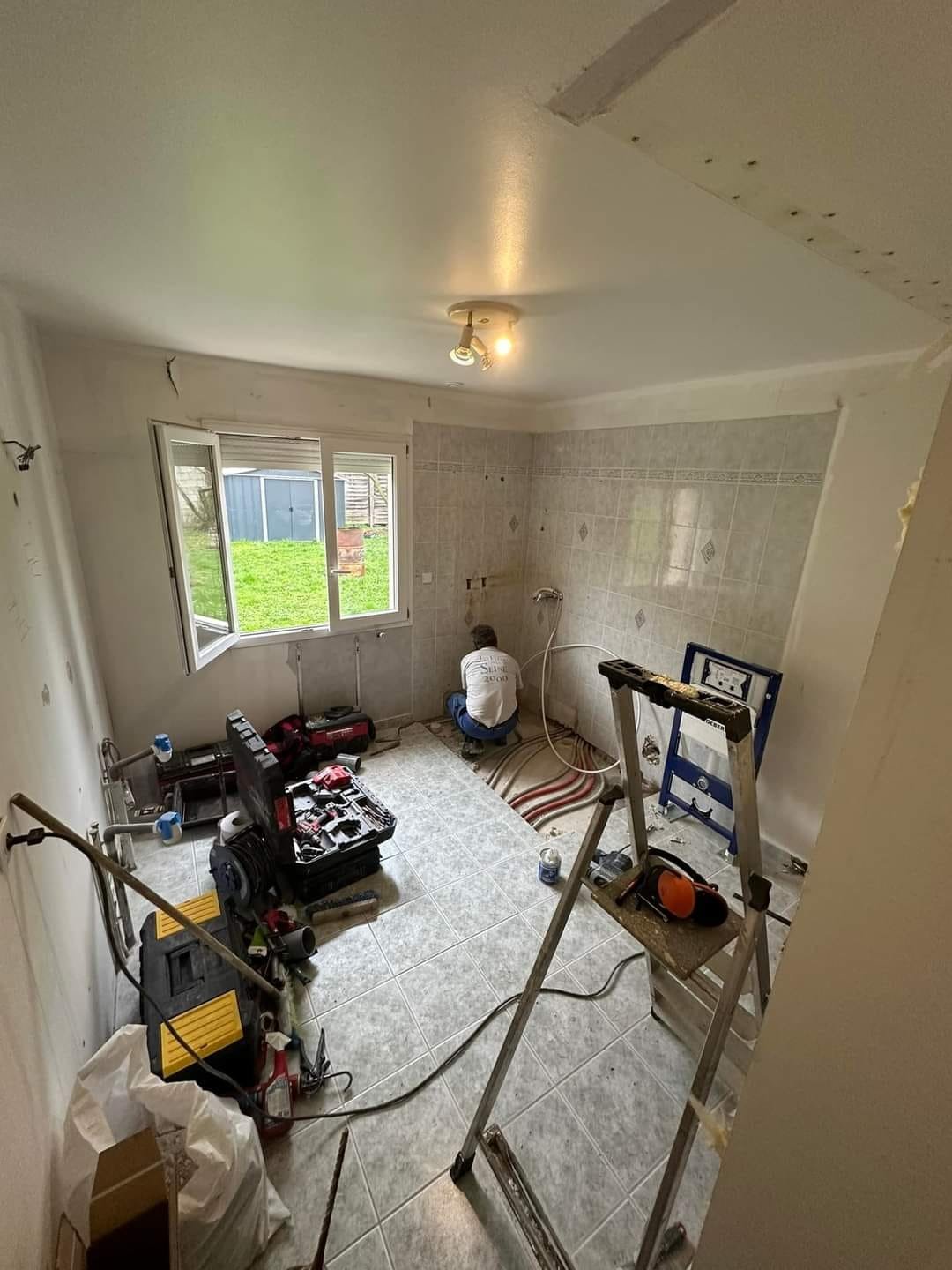 Rénovation complète de salle de bain a Tournefeuille: transformation avant/après